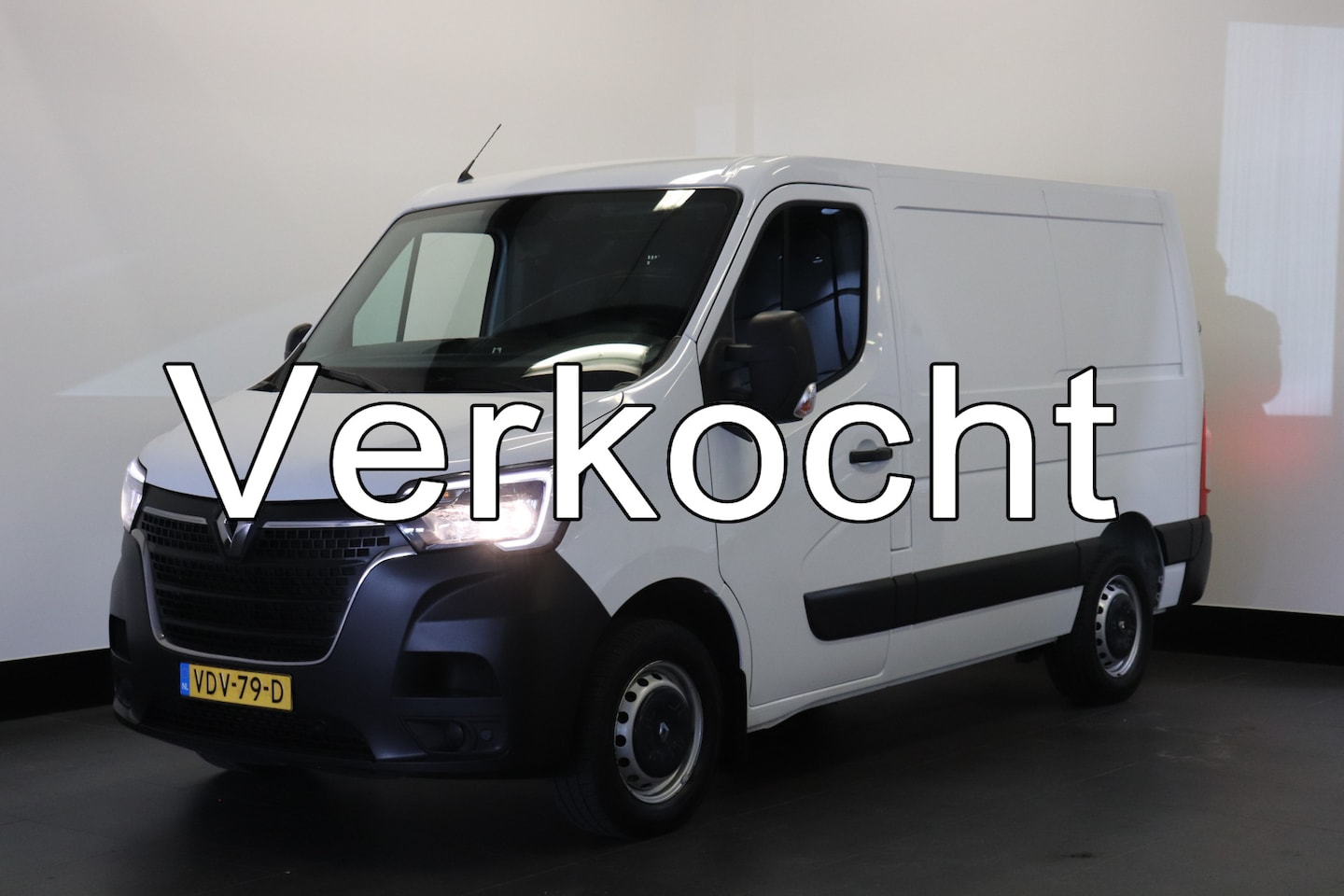 Renault Master - 2.3 dCi 130PK EURO 6 - Airco - Cruise - Trekhaak - € 15.950,- Excl. - AutoWereld.nl