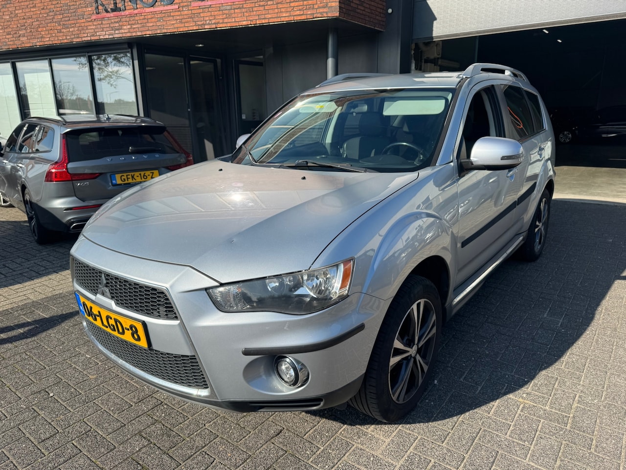 Mitsubishi Outlander - 2.0 Intro Edition AUTOMAAT AIRCO CRUISE - AutoWereld.nl