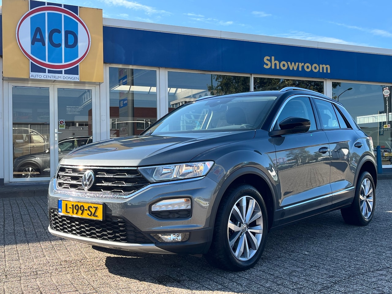 Volkswagen T-Roc - 1.5 TSI Automaat Sport Style | Trekhaak | Apk 7-2027 | - AutoWereld.nl