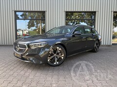 Mercedes-Benz E-klasse Estate - 300 e Luxury Line Rijassistentiepakket Plus, Trekhaak, Head-Up, 360 Camera