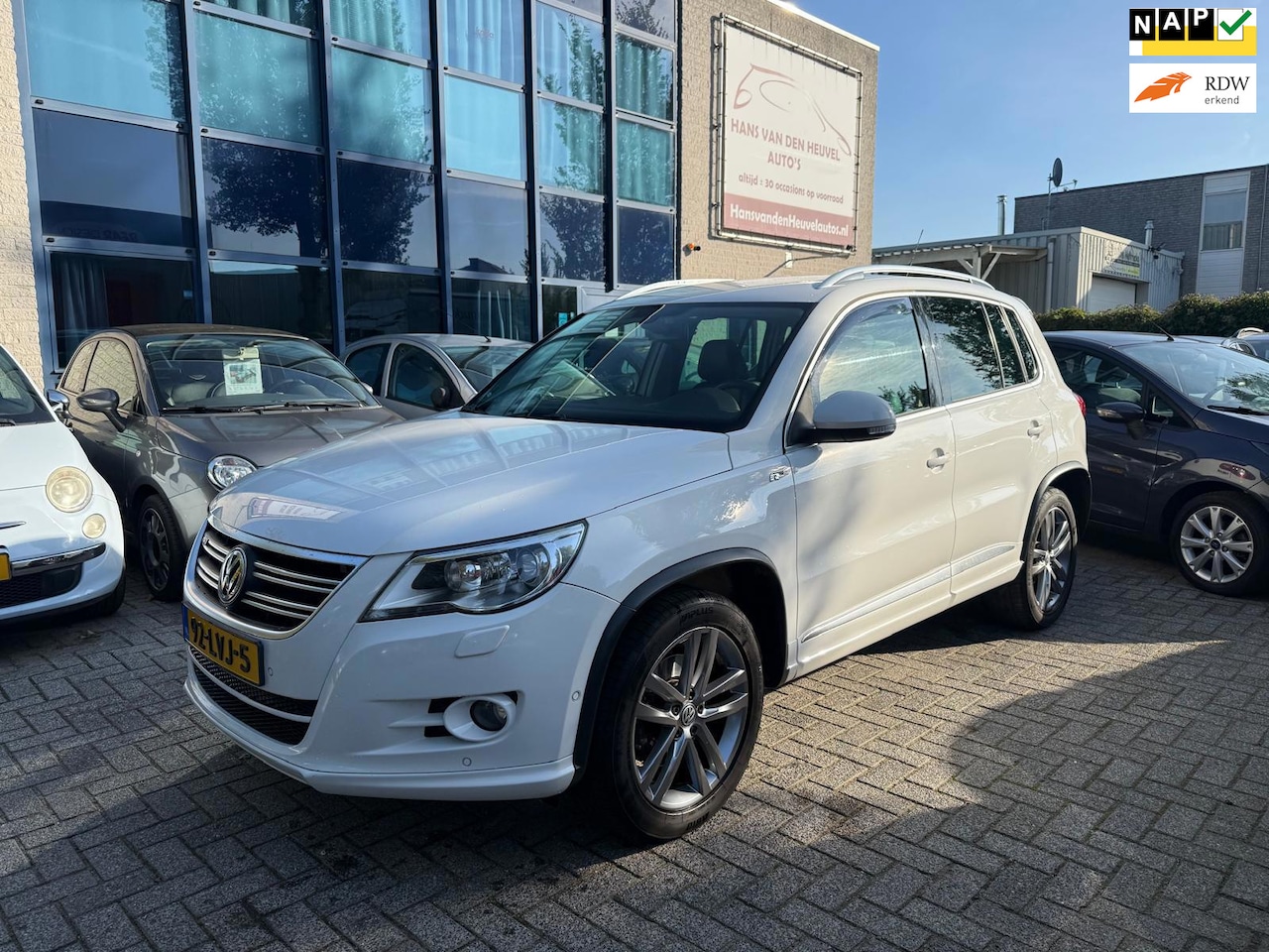 Volkswagen Tiguan - 1.4 TSI Sport&Style, 2x R-LINE, Trekhaak, Carplay, APK 06/27 - AutoWereld.nl