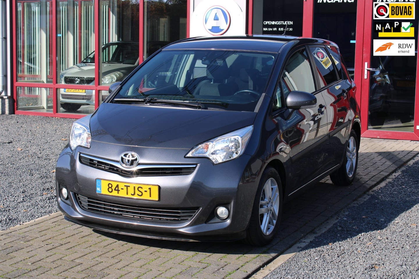 Toyota Verso S - 1.3 VVT-i Dynamic AUTOMAAT CAMERA AIRCO TREKHAAK - AutoWereld.nl