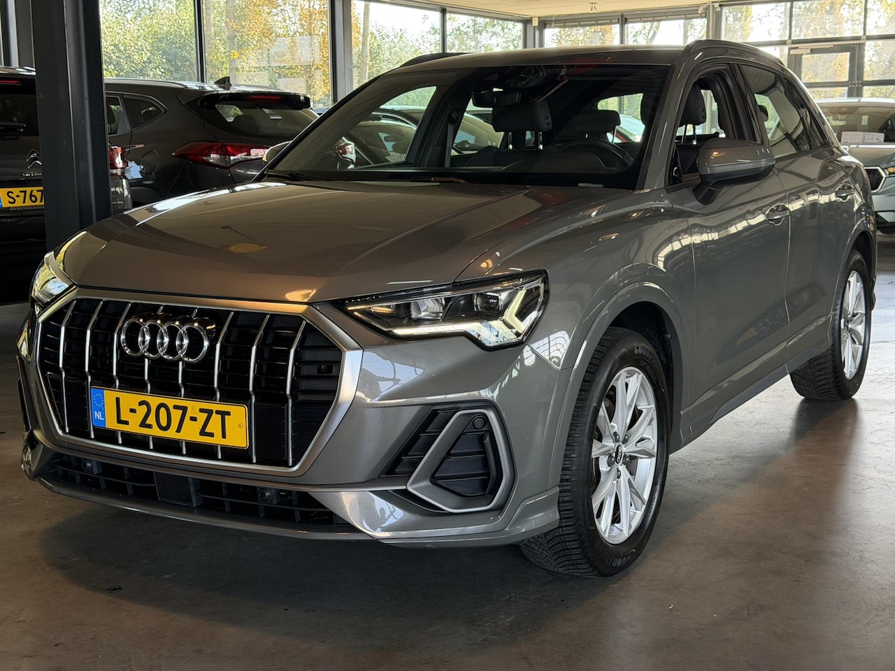 Audi Q3 - 35 TFSI S edition S-Line S-Line Sport - AutoWereld.nl