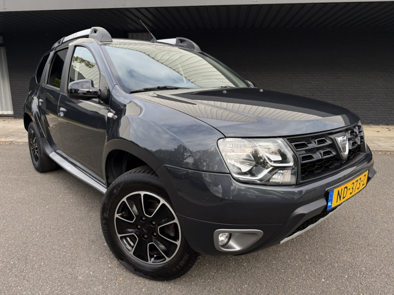 Dacia Duster - 1.2 TCe 4x2 Blacksh. - AutoWereld.nl