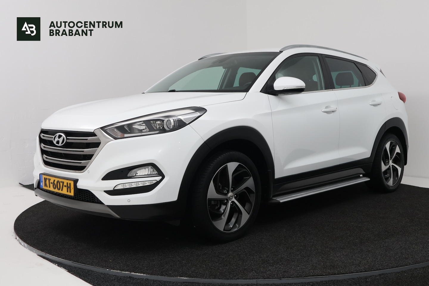 Hyundai Tucson - 1.6 GDi Comfort (STOELVERWARMING, CAMERA, NAVIGATIE, PARKEERSENSOREN) - AutoWereld.nl