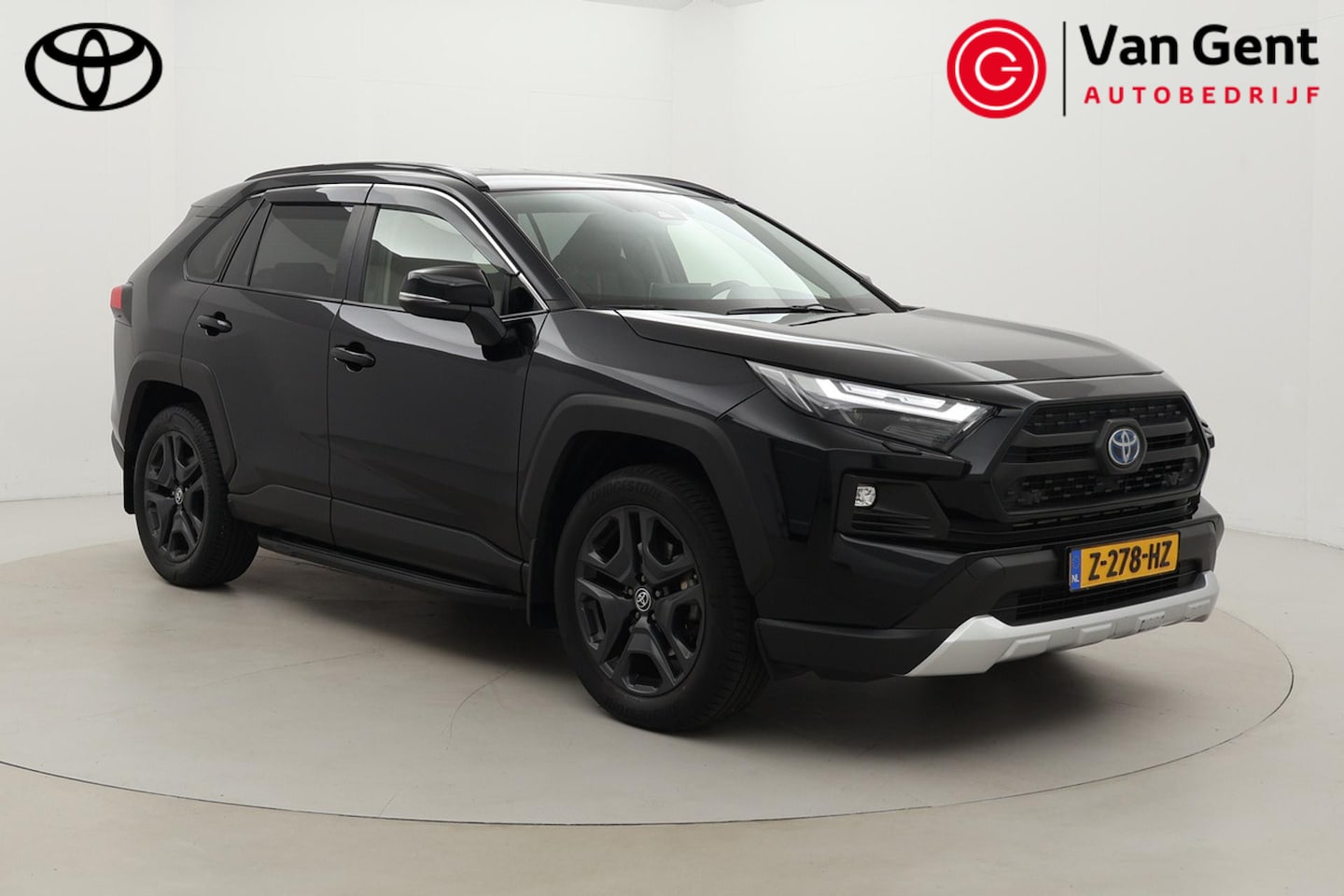 Toyota RAV4 - 2.5 Hybrid AWD ADVENTURE | Trekhaak (1.650 KG) | Treeplanken | Leder | Stoel-/stuurverwarm - AutoWereld.nl