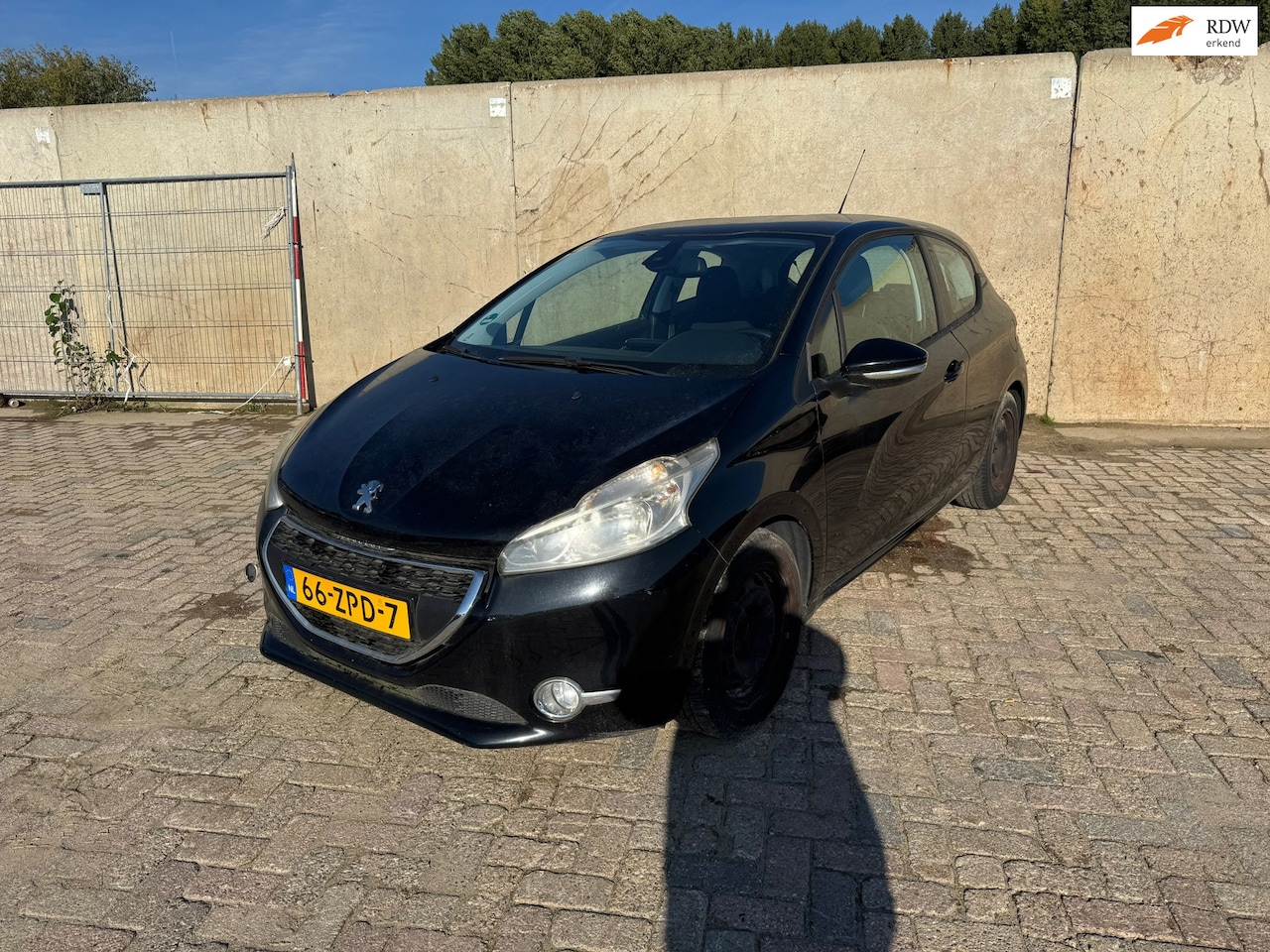 Peugeot 208 - 1.2 VTi Envy / HANDEL / EXPORT / - AutoWereld.nl