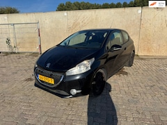 Peugeot 208 - 1.2 VTi Envy / HANDEL / EXPORT /