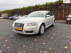 Audi A3 - 1.6 FSI Attraction Pro Line Business