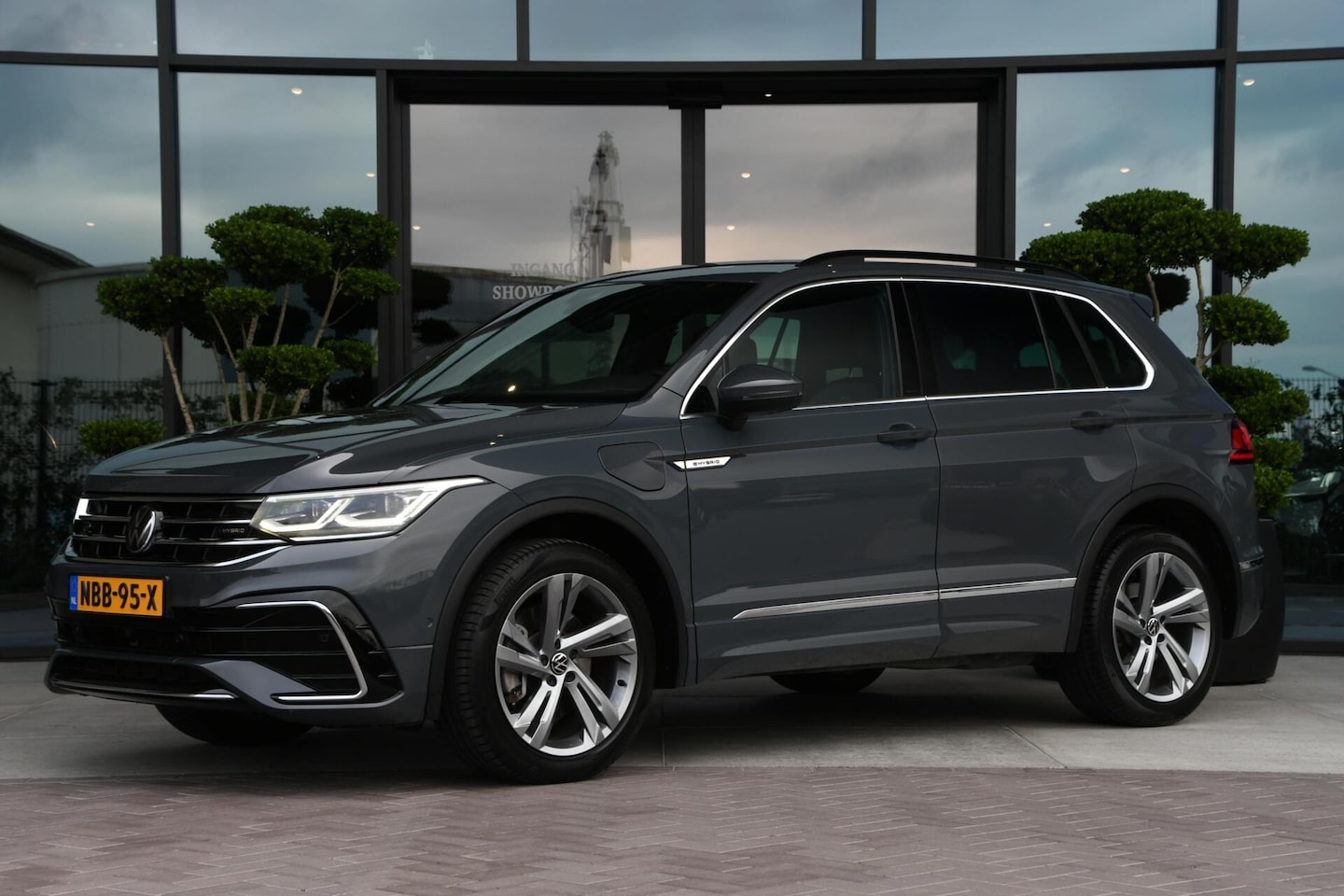 Volkswagen Tiguan - 1.4 TSI eHybrid R-Line Business 1.4 TSI eHybrid R-Line Business+ - AutoWereld.nl