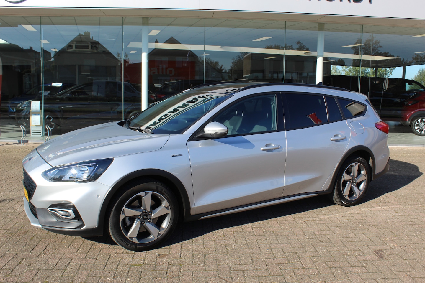 Ford Focus Wagon - 1.5 EcoBoost Active X Business 1.5 EcoBoost Active X Business , 150pk , Zeer unieke auto AGR stoelen voor  L+R , Panorama - AutoWereld.nl