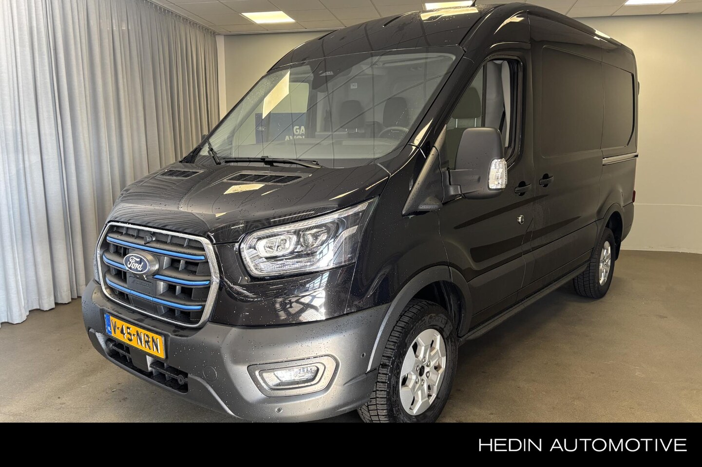 Ford E-Transit - 350 L2H2 Trend 68 kWh - AutoWereld.nl