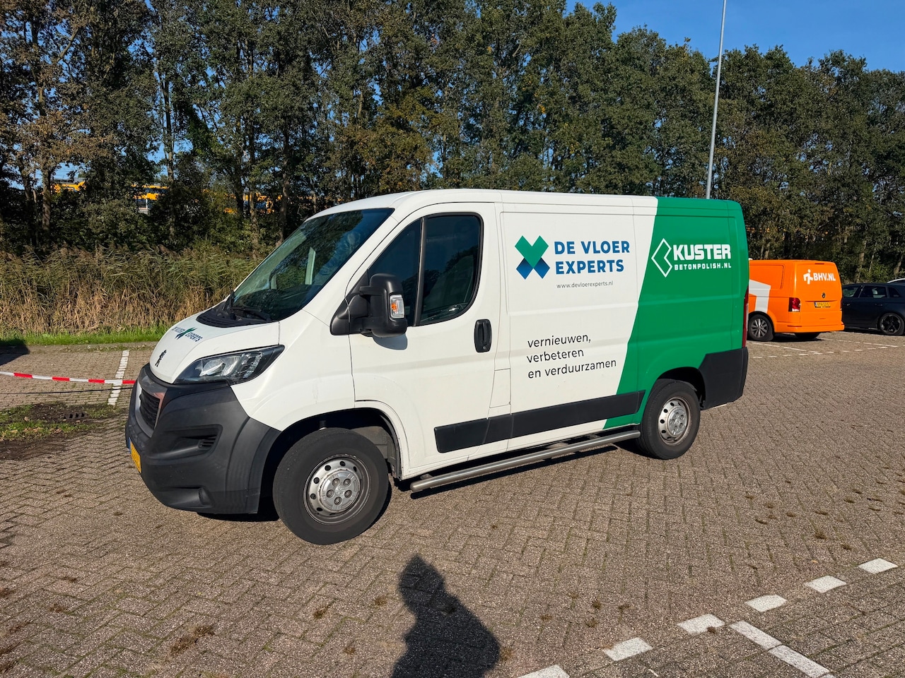 Peugeot Boxer - 330 2.0 BlueHDI Euro 6 Premium Laadlift+Lier 1-Eigenaar - AutoWereld.nl