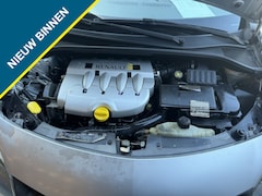 Renault Clio - 1.6-16V Privilège