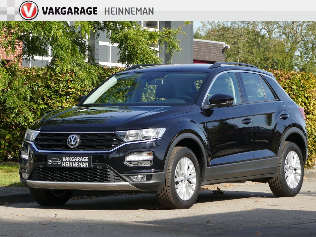 Volkswagen T-Roc - 1.5 TSI AUTOMAAT | verwarmd stuur | achteruitrijcamera | stoelverwarming | Apple Carplay / - AutoWereld.nl