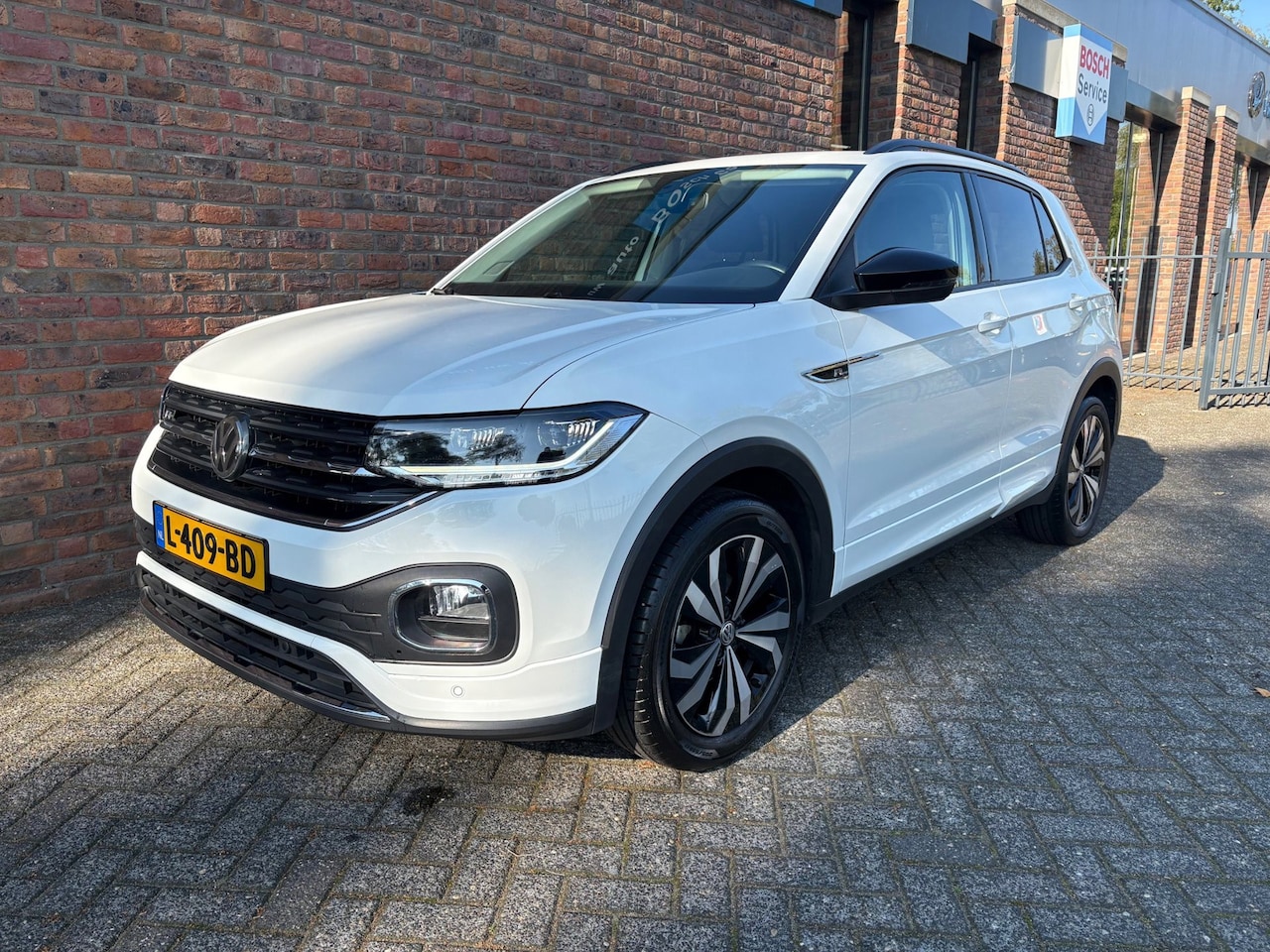 Volkswagen T-Cross - 1.0 TSI R-line|ACC|PDC|Stoel verwarming - AutoWereld.nl