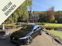 Volvo S60 - 2.0 T8 AWD Twin Engine R-Design | HUD | Pano | Harman & Kardon | Memory | Camera |