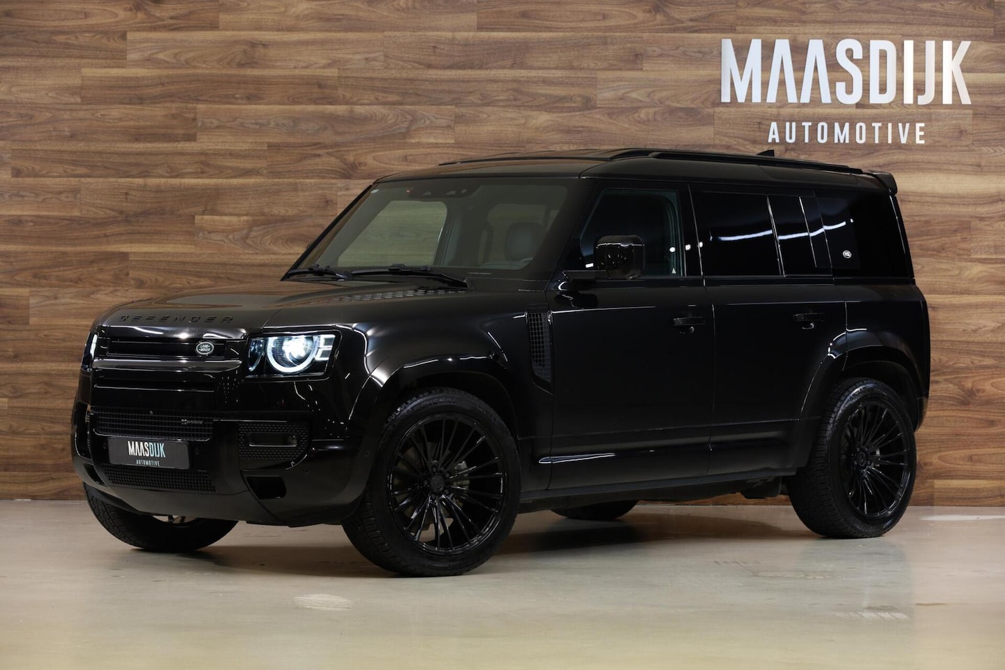Land Rover Defender 110 - 3.0 D250 X-Dynamic S|Grijs Kent.|360| - AutoWereld.nl