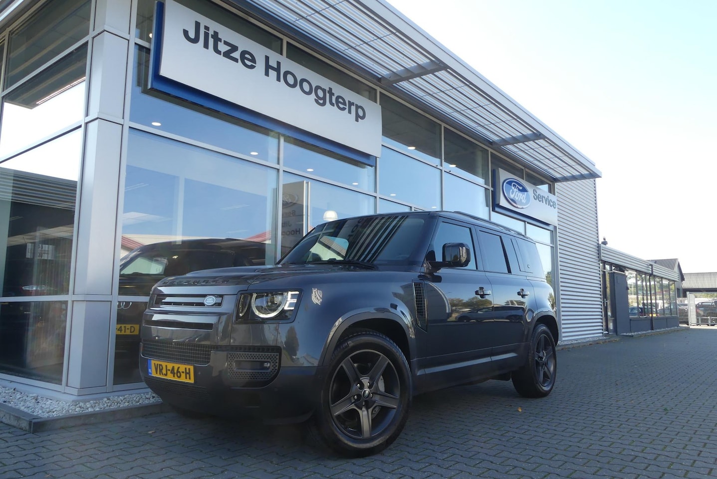 Land Rover Defender Hard Top - 3.0 D300 110 MHEV X-Dynamic SE AFN. TREKHAAK, PANO, MEMORY 2X, 360° CAMERA, WINTER PACK, S - AutoWereld.nl