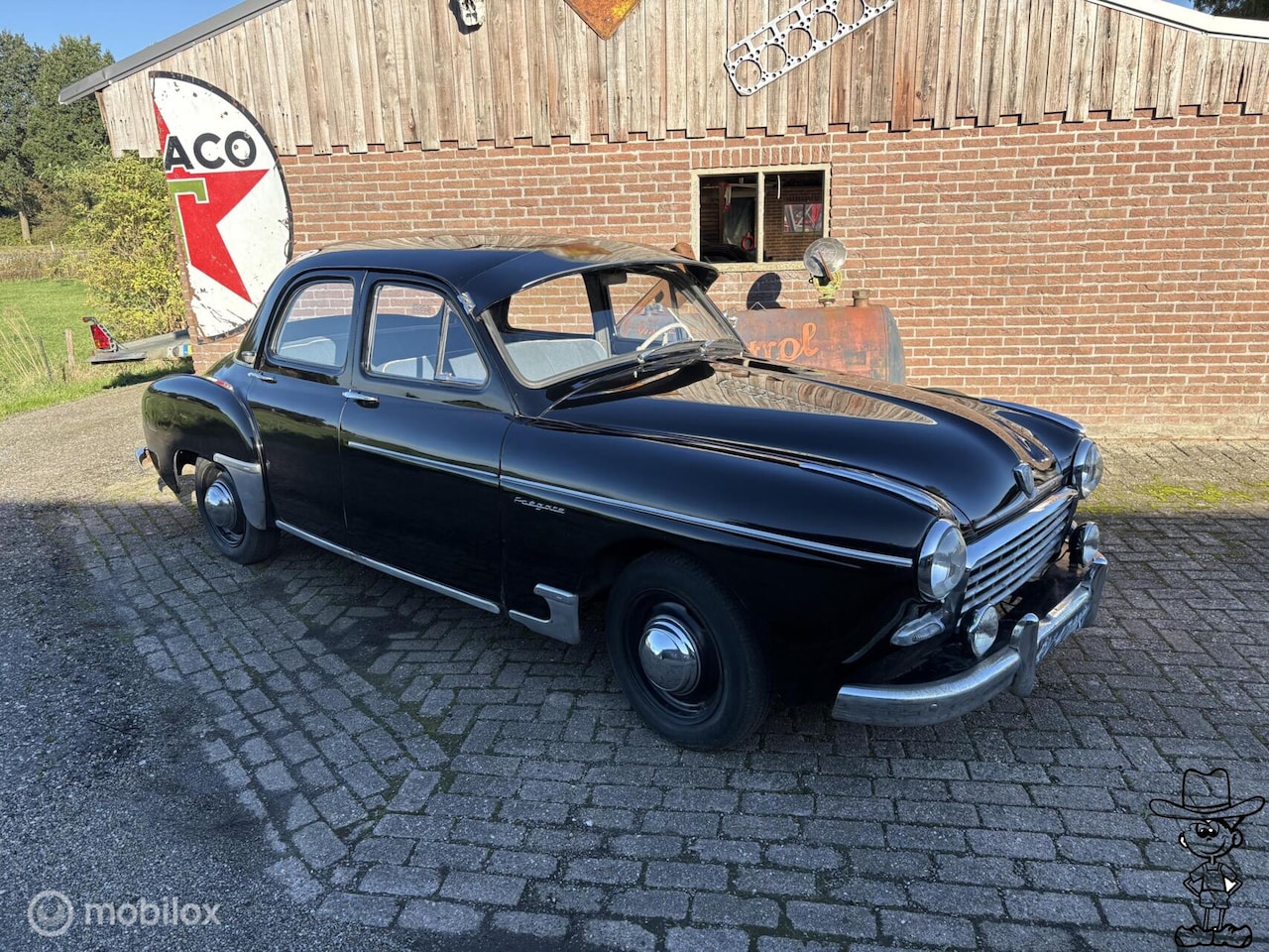 Renault Fregate - Sedan zeldzaam - AutoWereld.nl