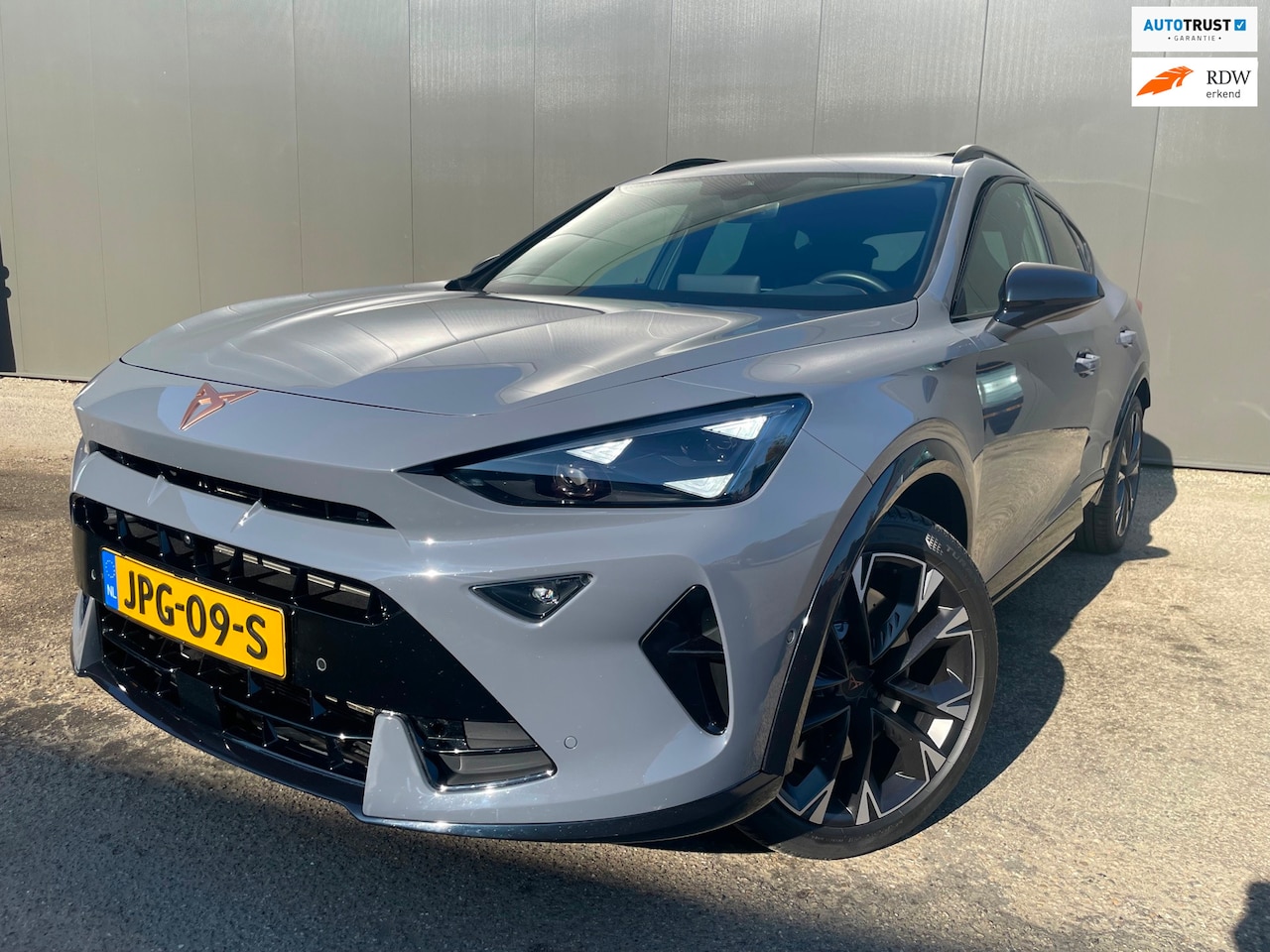 CUPRA Formentor - 2.0 TSI VZ 4DRIVE 333+PK LED/VIRTUAL/SFEER/SENNHEISER/PANO/SCHAAL+S.VERWARMING/19" LMV/CAM - AutoWereld.nl
