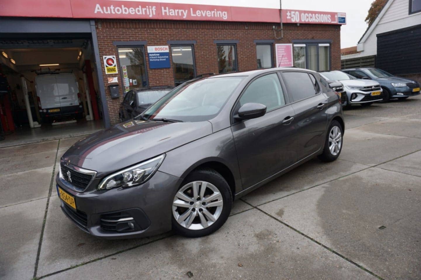 Peugeot 308 - 1.2 PureTech Blue Lease Executive Avantage 1.2 PureTech Blue Lease Executive Avantage - AutoWereld.nl