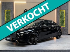 Mercedes-Benz A-klasse - 180 AMG Line |PANO|360 CAMERA|DODEHOEK|KEYLESS|ACC|SFEERVERLICHTING|NIGHTPAKKET|DEALER OND