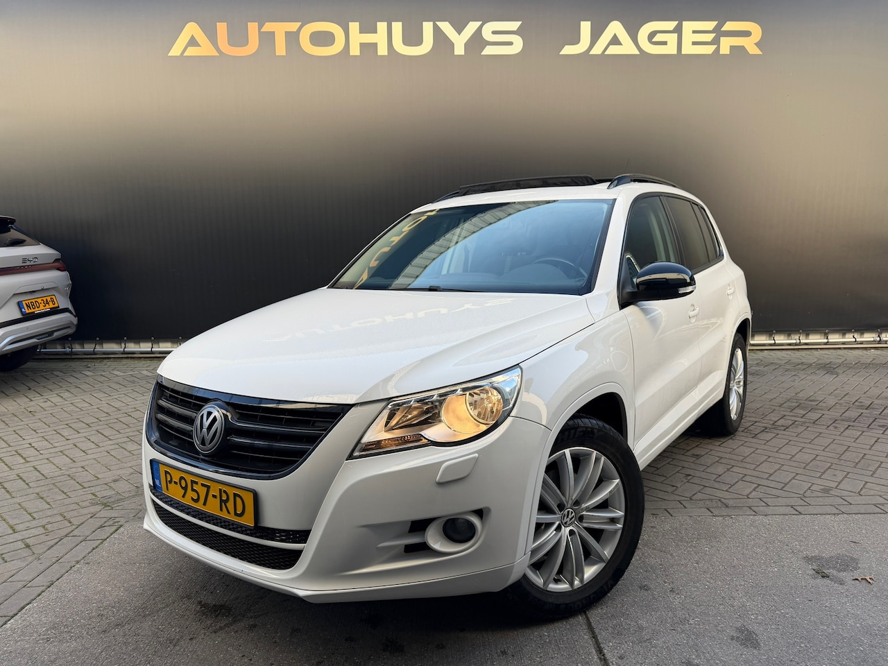 Volkswagen Tiguan - 1.4 TSI Easyline Pano Stoelverwarming - AutoWereld.nl