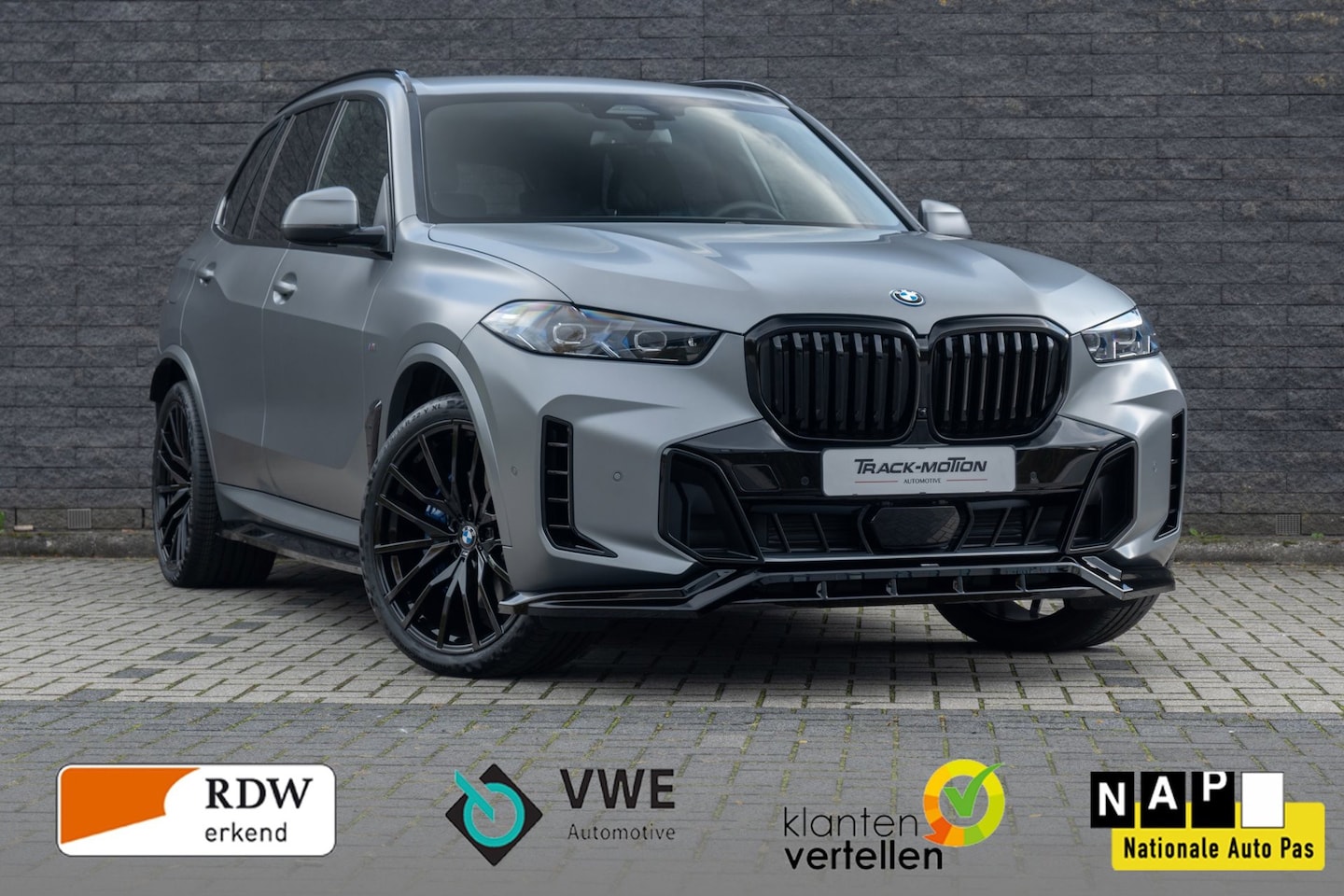 BMW X5 - XDrive50e Frozen Pure Grey - AutoWereld.nl