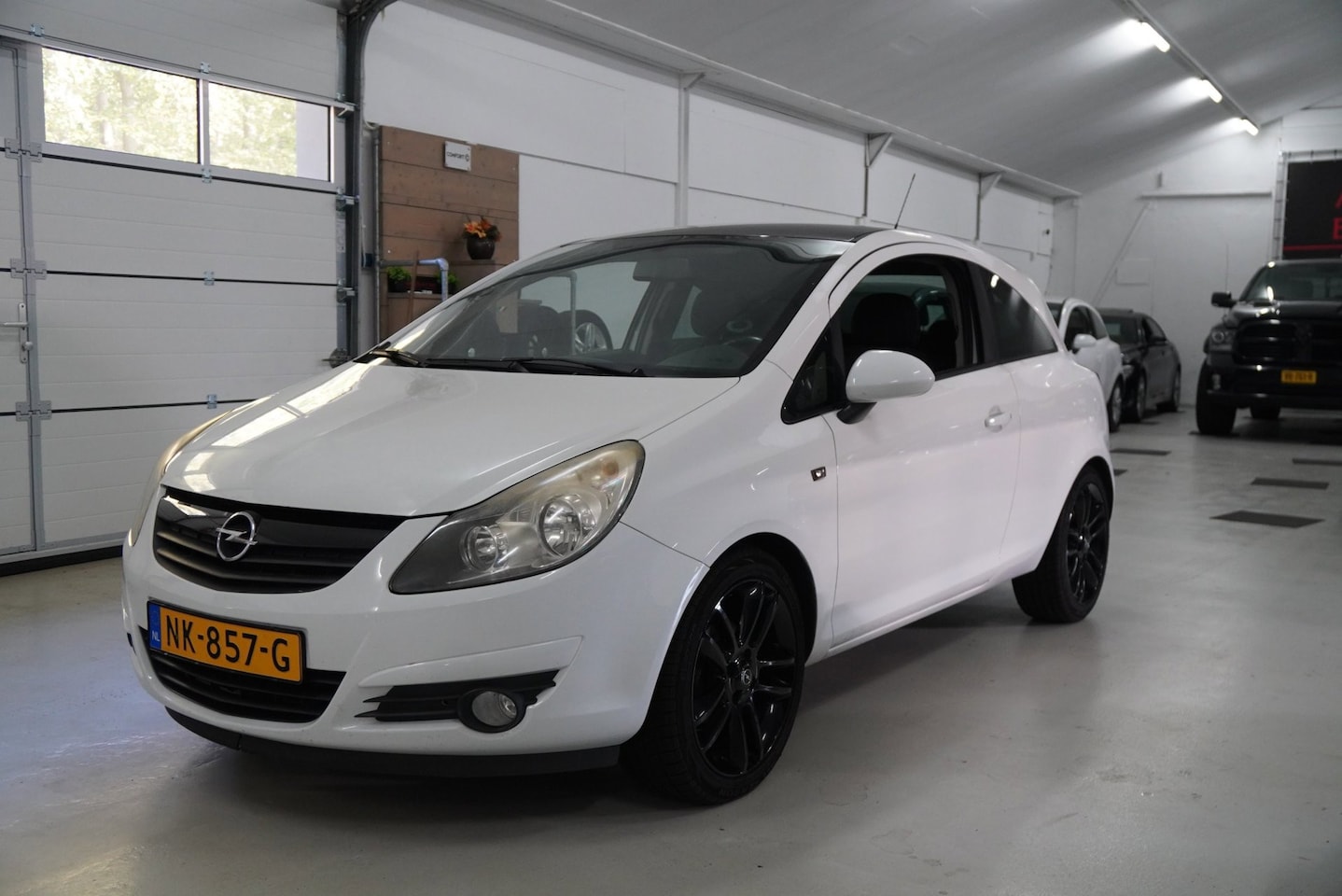 Opel Corsa - 1.4-16V Color Edition AIRCO SPORTSTOELEN LM VELGEN - AutoWereld.nl