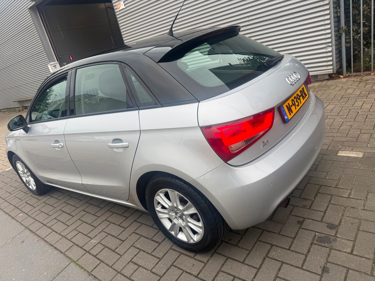 Audi A1 Sportback - 1.2 TFSI Attraction / Automatische Airco / Carplay - AutoWereld.nl