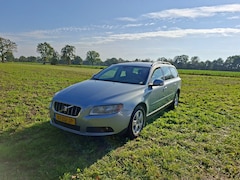 Volvo V70 - 2.0 Kinetic Trekhaak, automatische airco, enz.