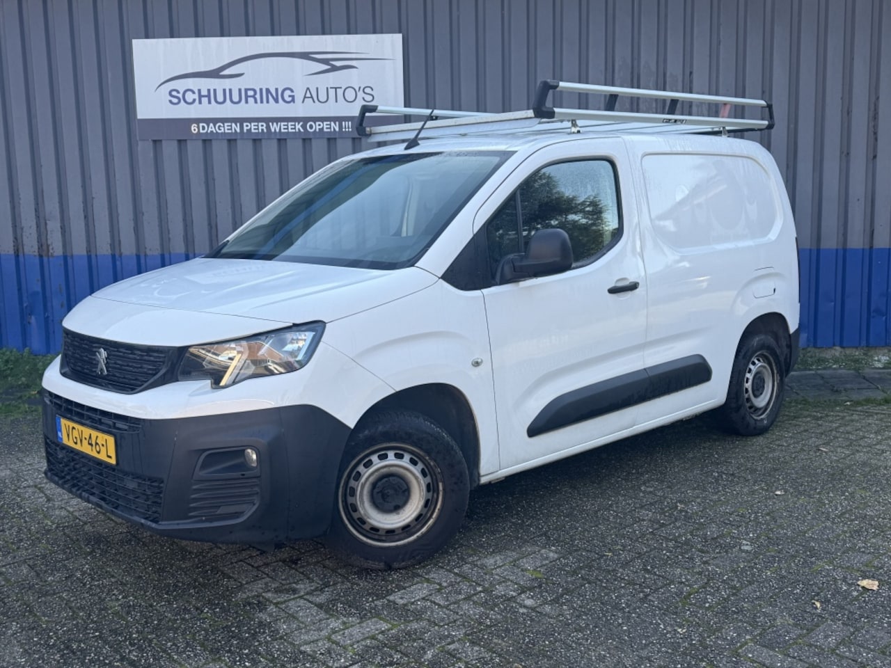 Peugeot Partner - 1.5 BlueHDI Premium 4x op voorraad! - AutoWereld.nl