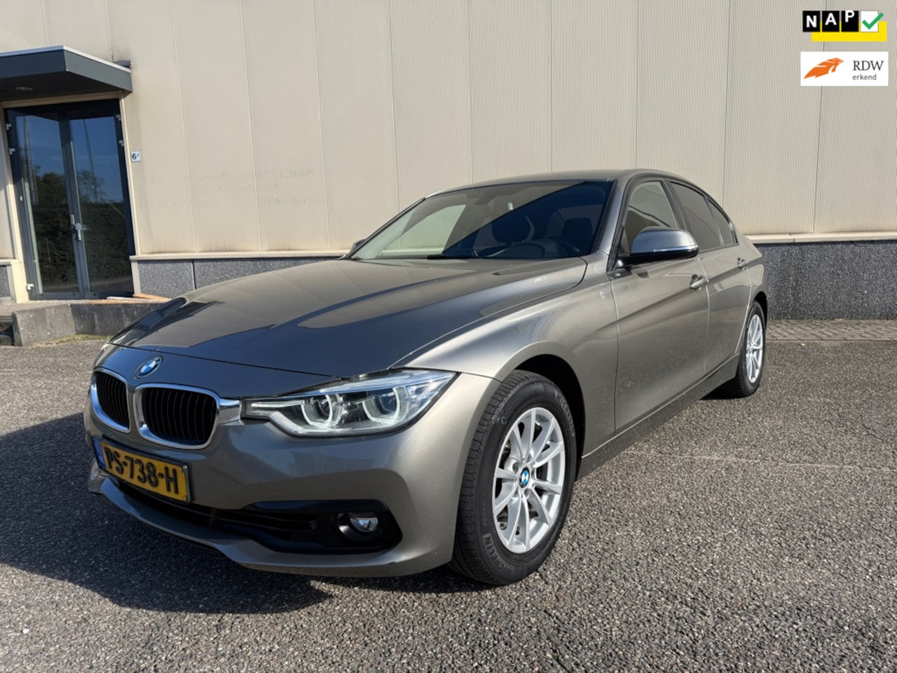 BMW 3-serie - 318i Executive Automaat ! - AutoWereld.nl