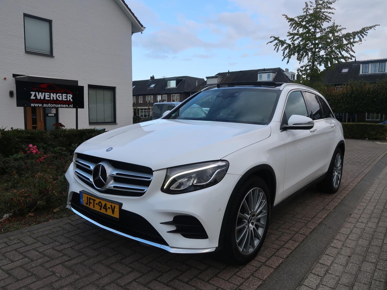 Mercedes-Benz GLC-klasse - 250 4MATIC AMG PANORAMADAK|ADAPTIVE CRUISECONTROL|STUURHULP|RIJSTROOK|NAVIGATIE|LEDER|CAME - AutoWereld.nl