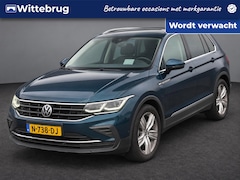 Volkswagen Tiguan - 1.5 TSI Elegance / Panoramadak / Leder Vienna met Memory / 19"LMV / Head-up / Dodehoek her