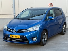 Toyota Verso - 1.8 VVT-i Business 7p. / Automaat / Pano / Camera / Trekhaak / PDC