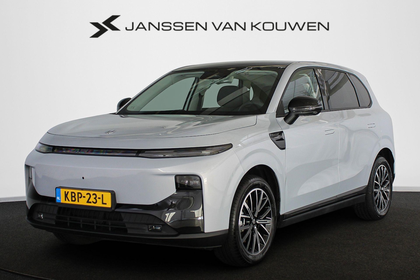 Leapmotor B10 - Design ProMax 67.1 kWh / 360 Camera / Stuur en Stoelverwarming / Panoramadak - AutoWereld.nl