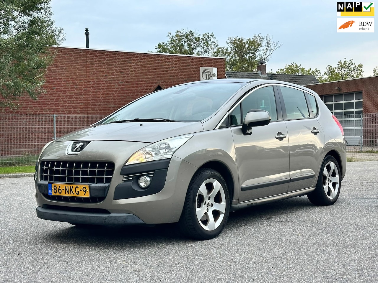 Peugeot 3008 - 1.6 THP ST Automaat*Leder*Pano*1e Eigenaar*Navigatie*NAP*Cruise*Clima*LM velgen*Trekhaak* - AutoWereld.nl