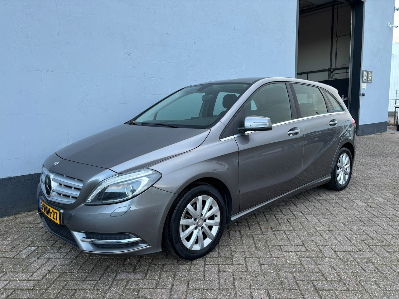 Mercedes-Benz B-klasse - 180 Ambition Automaat - Navigatie - AutoWereld.nl