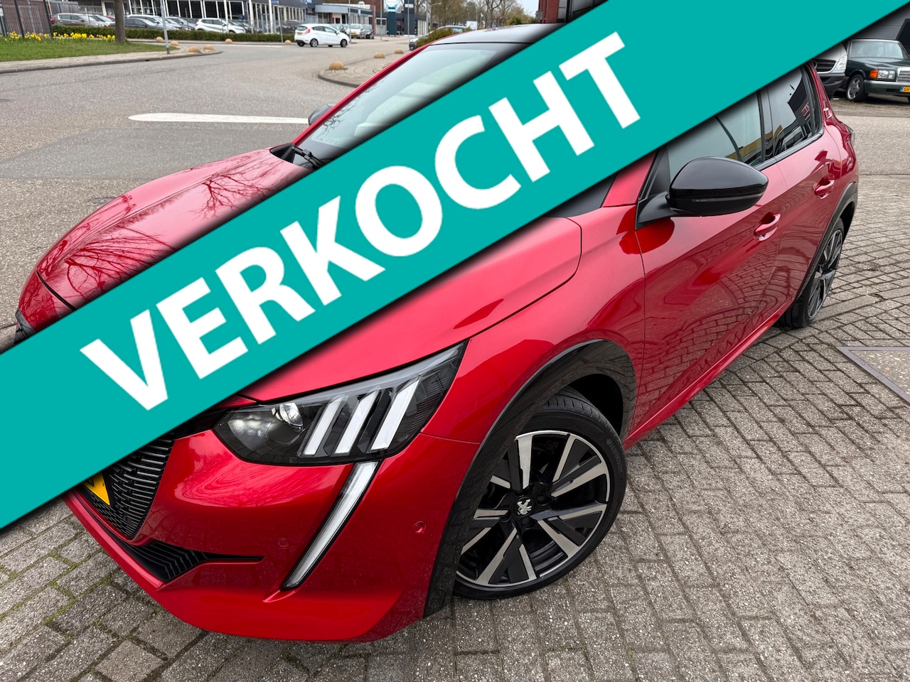 Peugeot 208 - 1.2 PureTech GT-Line AUTOMAAT PANO CARPLAY VIRTUAL LEDER NAP - AutoWereld.nl
