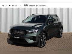 Volvo XC40 - B4 Plus Dark | parkeersensoren voor & achter | Achteruitrijcamera | Trekhaak | Verwarmbare