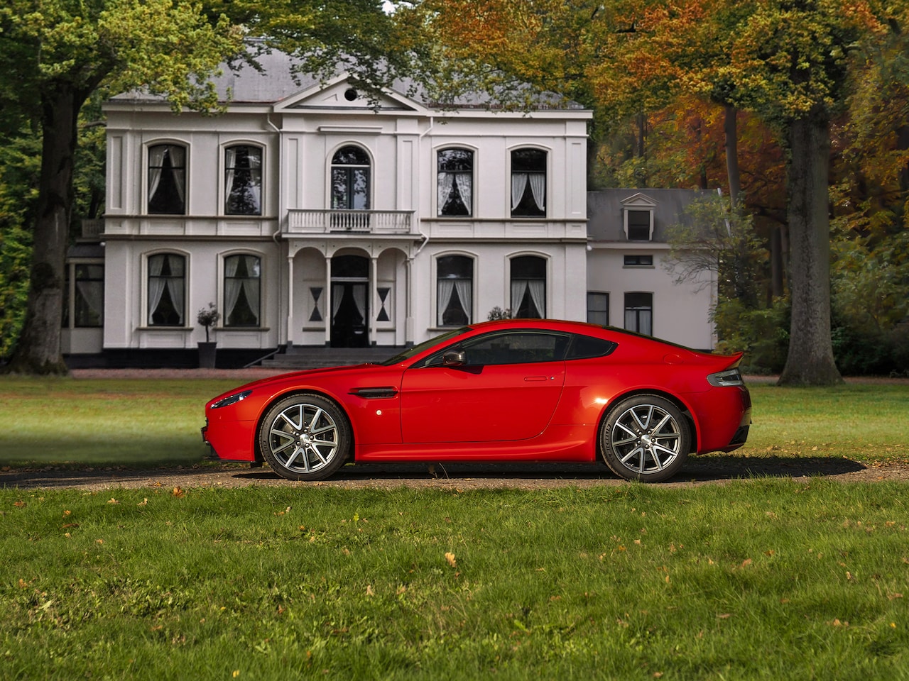 Aston Martin V8 Vantage - 4.7 V8 4.7 V8 - AutoWereld.nl