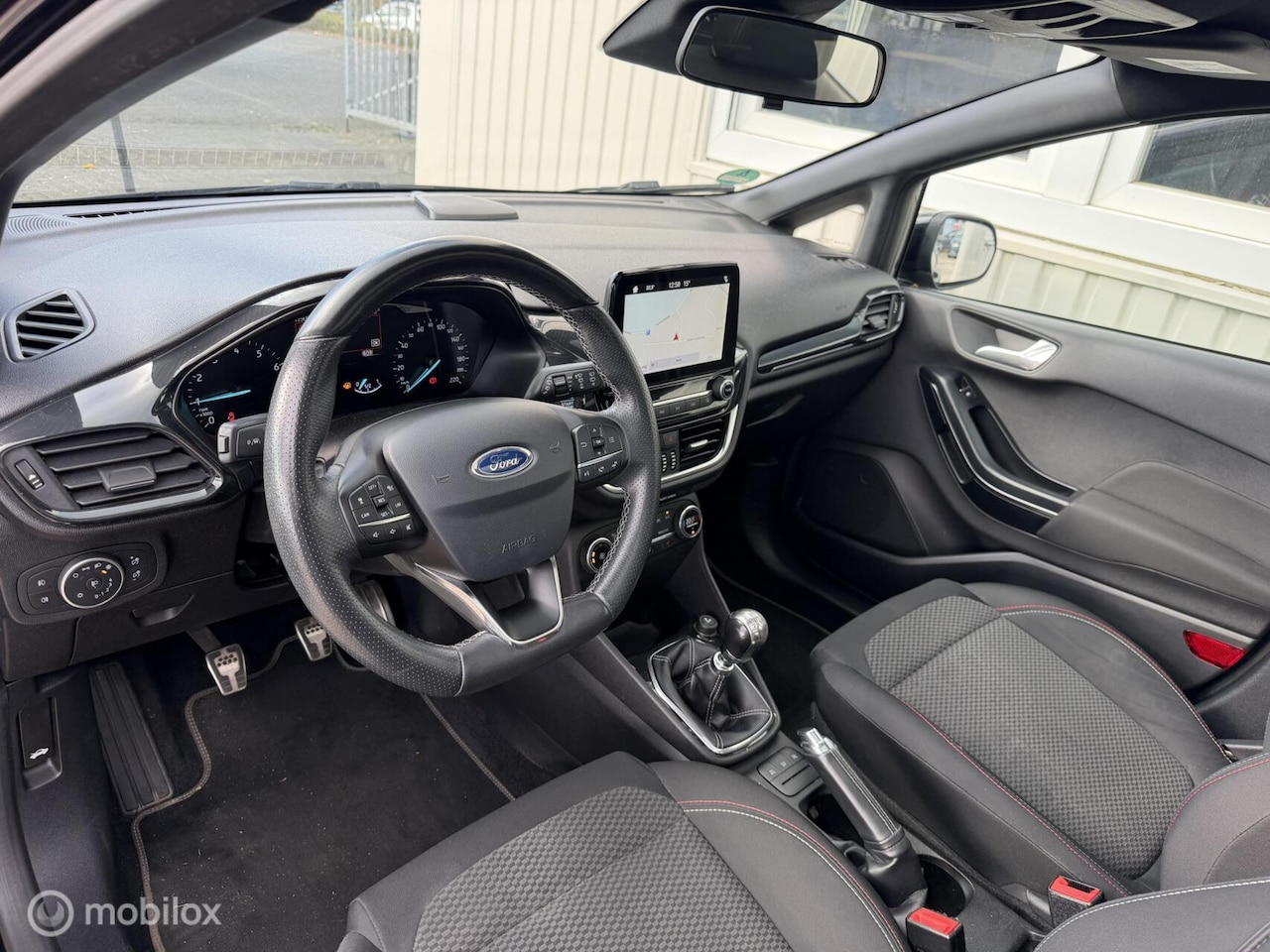 Ford Fiesta - 1.0 EcoBoost 140PK ST-Line PANO LED KEYLES VOL ! - AutoWereld.nl