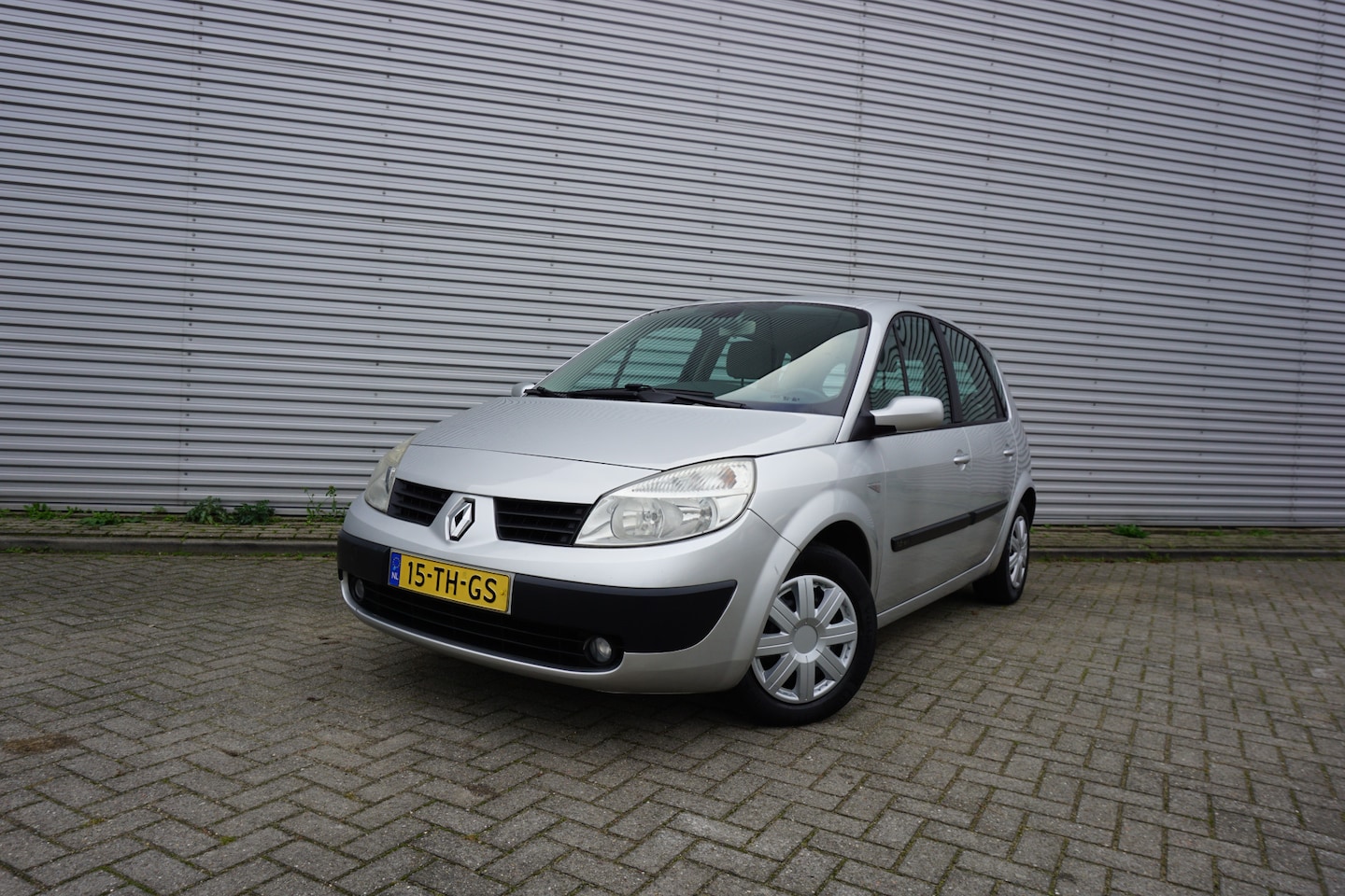 Renault Scénic - 1.6-16V Business Line Airco / Cruise / Elektr. ramen / Trekhaak / NAP - AutoWereld.nl