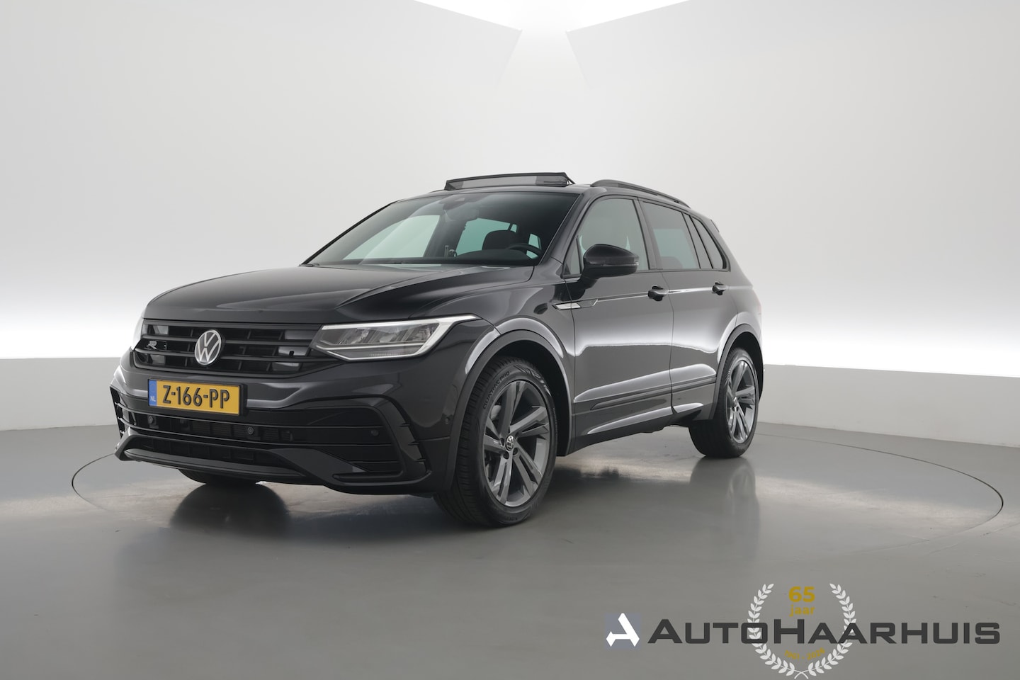 Volkswagen Tiguan - 1.5 TSI R-Line DSG | Rijklaar! | Pano | Elek. Trekhaak | Camera | Stoel- Stuurverw. | Keyl - AutoWereld.nl