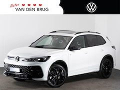 Volkswagen Tiguan - R-Line 1.5 eHybrid 150 kW / 204 PK SUV 6 versn. DS | Trekhaak | Panoramadak | Black Style