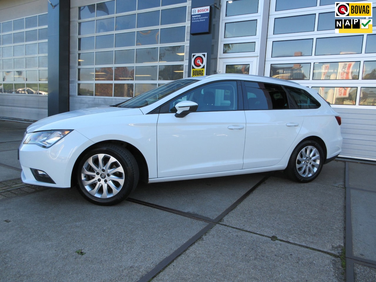 SEAT Leon ST - 1.0 EcoTSI Style Connect / Carplay / Navi / PDC / NL - AutoWereld.nl