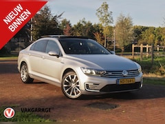 Volkswagen Passat - 1.4 TSI GTE Connected Series Plus | Panoramadak | ACC | Apple Carplay | Leer | NL-Auto |