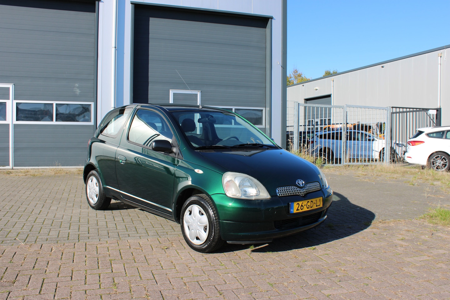 Toyota Yaris - 1.3-16V VVT-i Sol 1.3-16V VVT-i Sol AUTOMAAT - AutoWereld.nl